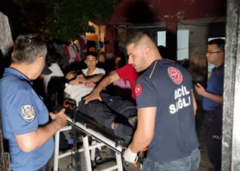 Sokak ortasında kalaşnikof ve tabancalı saldırı: 1 yaralı
