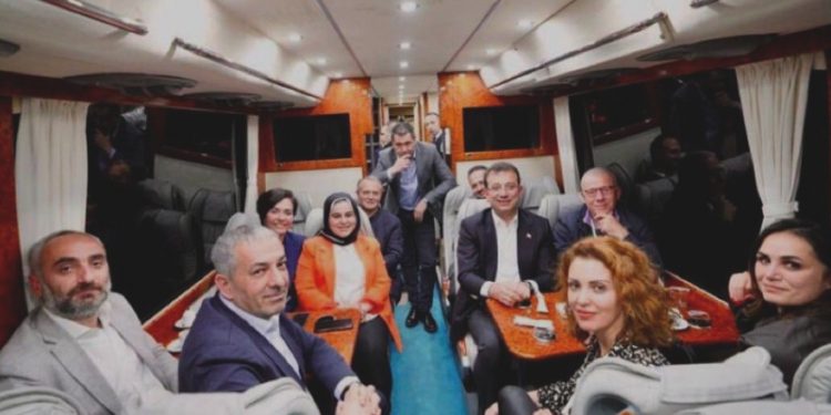 Soylu'nun danışmanı, İmamoğlu'nun yanında olan Akif Beki'yi hedef aldı