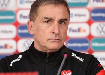 Stefan Kuntz'dan Mert Hakan sorusuna yanıt: Orta sahada çok fazla oyuncum var