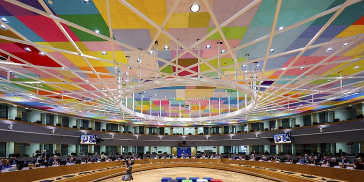 Suriyeliler için uluslararası camiadan 6,7 milyar dolar yardım sözü