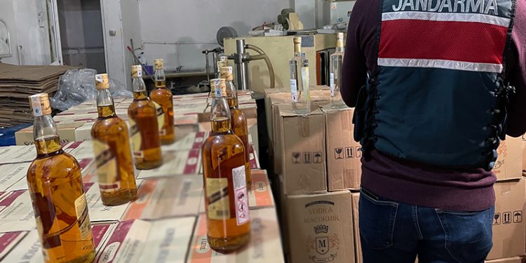 Sözcü yazarı Muratoğlu: Bu zamların kaçak içkiye iterek zarar verdiği insanların ve onların ailelerinin acısının bedelini kim ödeyecek?