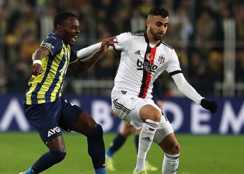 Süper Lig'de sezonun son derbisi; Beşiktaş, Fenerbahçe'yi konuk ediyor