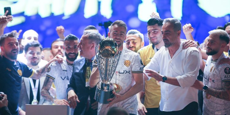 Süper Lig'e yükselen MKE Ankaragücü şampiyonluğunu kutluyor