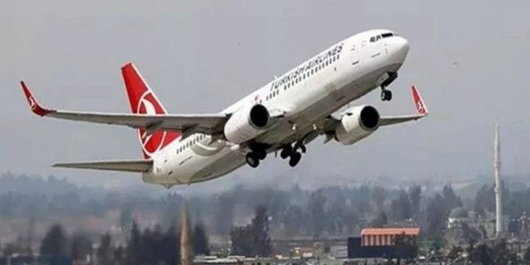 THY'nin Gaziantep-İstanbul seferini yapan uçağına yıldırım düştü