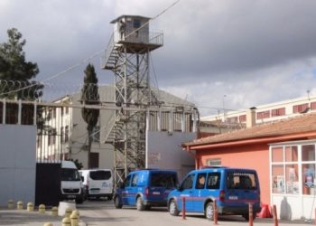 Tahliyesine karar verilen sanık 4 ay cezaevinde 'unutuldu'