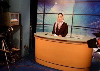 Taliban'dan yeni kararname: Kadınların televizyona yüzlerini örtmeden çıkması yasak
