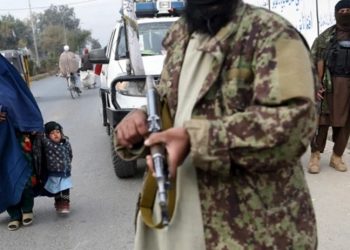 Taliban'ın son talimatı: Kadınlar baştan aşağı örtünecek, önemli işleri yoksa evde oturmaları daha uygun