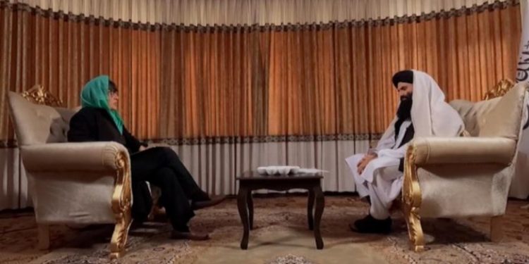 Taliban'ın İçişleri Bakanı Vekili: 'Yaramaz' kadınları evde tutuyoruz