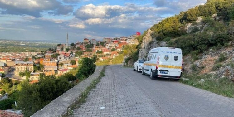 Tartıştığı komşusunu pompalı tüfekle ağır yaraladı