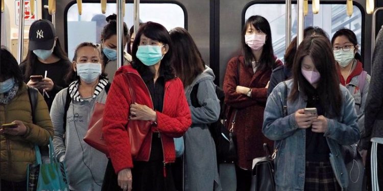 Tayvan'da günlük COVID-19 vaka sayısı 80 bini aşarak en yüksek seviyesini gördü