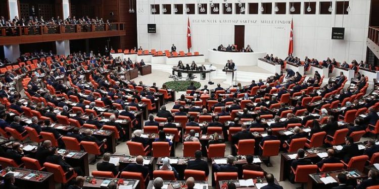 Tepki çeken sosyal medya düzenlemesi TBMM komisyonunda görülecek