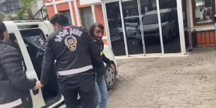 Trabzonspor bayrağını indirmeye çalışan 'Rambo Okan' ikinci kez gözaltına alındı