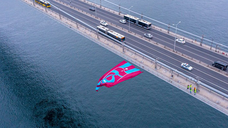 Trabzonspor, boğazdaki bayrağını parçalara bölerek satışa çıkardı