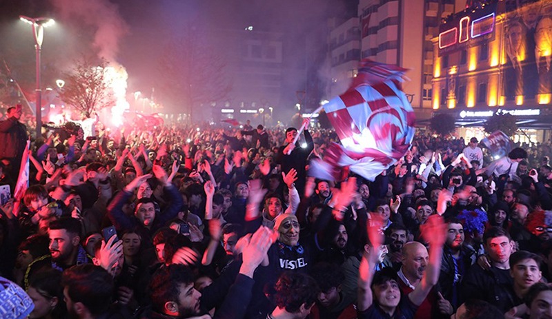 Trabzonspor'un şampiyonluk kutlamaları nedeniyle İstanbul'da bazı yollar trafiğe kapatılacak