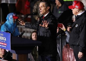 Trump, ABD Senatosuna aday ünlü cerrah Mehmet Öz'e destek için mitinge katıldı