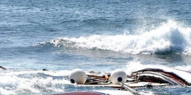 Tunus'ta tekne battı: 4 göçmen hayatını kaybetti