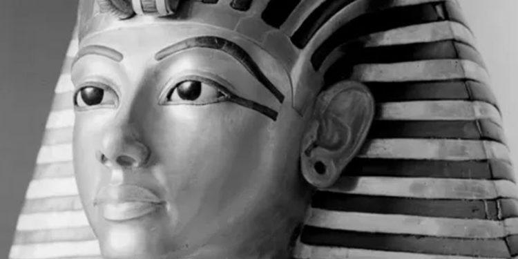 Tutankamon'un mezarının bulunmasından 100 yıl sonra keşfin gizli kahramanlarına ışık tutuluyor