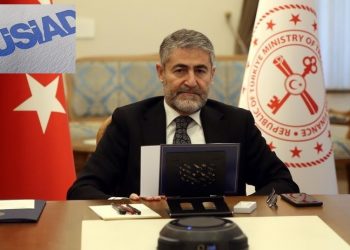 TÜSİAD Başekonomisti: Enflasyon kendi kendine düşmez, birinci öncelik döviz değil enflasyon olmalı