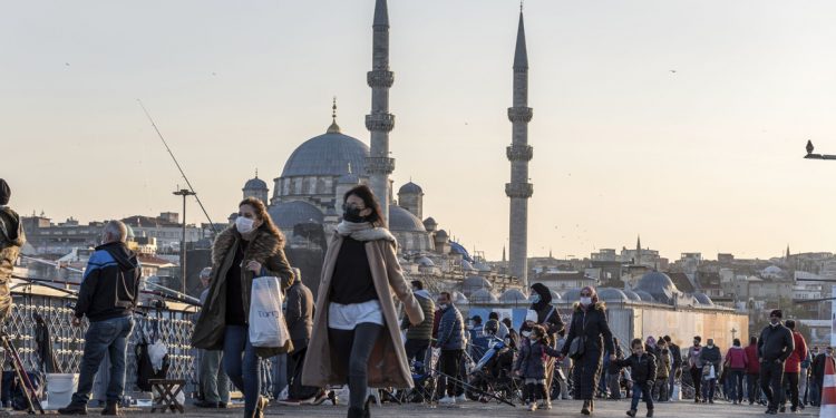 Türkiye'de Koronavirüs | 3 kişi daha hayatını kaybetti, 922 yeni vaka tespit edildi