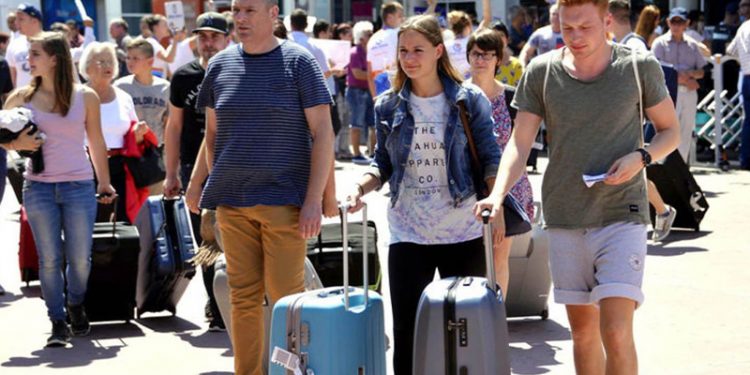 Türkiye'yi ziyaret eden yabancı sayısı yıllık yüzde 225 arttı