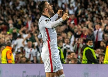 UEFA Avrupa Ligi'nde sezonun en iyi oyuncusu Filip Kostic oldu