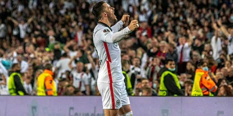 UEFA Avrupa Ligi'nde sezonun en iyi oyuncusu Filip Kostic oldu