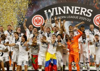 UEFA Avrupa Ligi'ni kazanan Eintracht Frankfurt kasasını doldurdu