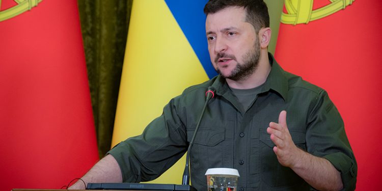 Ukrayna Devlet Başkanı Zelenski: 22 milyon ton tahıl depolarda bekletiliyor