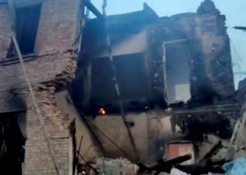 Ukrayna: Onlarca kişi enkaz altında