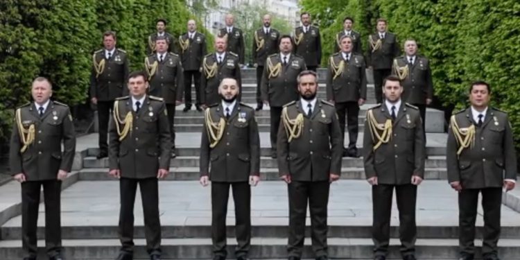 Ukrayna Ordusu ‘salavatlarla’ ülkedeki müslümanların bayramını kutladı