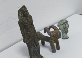 Urartu dönemine ait tarihi eserleri satmak isterken yakalandı