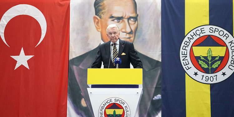 Uğur Dündar'dan Trabzonspor'a tepki: Bu pankart, FETÖ'ye açıkça destek vermektir