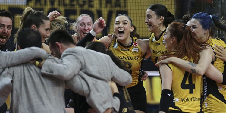 VakıfBank Avrupa'nın en büyük kupası için parkeye çıkıyor