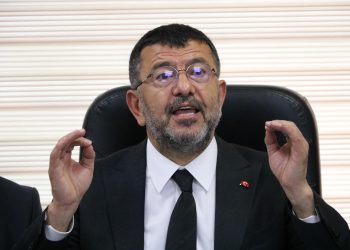 Veli Ağbaba: Bu yasa diktatörlüğün basın kanunudur