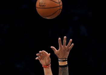 Warriors NBA finaline bir maç uzaklıkta