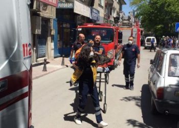 Yangın çıktı, panikle pencereden atlayan kadın öldü