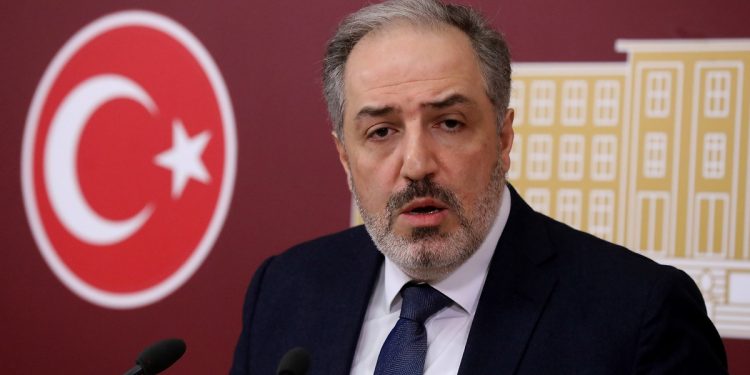 Yeneroğlu: Erdoğan, KHK konusunda değişikliğe gitmek zorunda kalacak