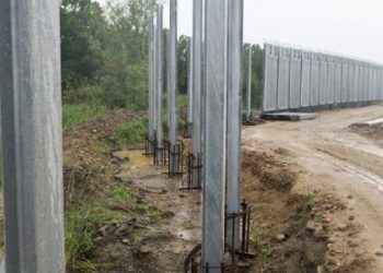 Yunanistan, Türkiye'yle arasındaki sınır duvarını üç katına çıkartıyor!