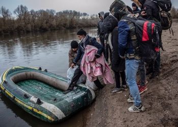 Yunanistan, yılın ilk dört ayında 40 bin göçmeni engelledi