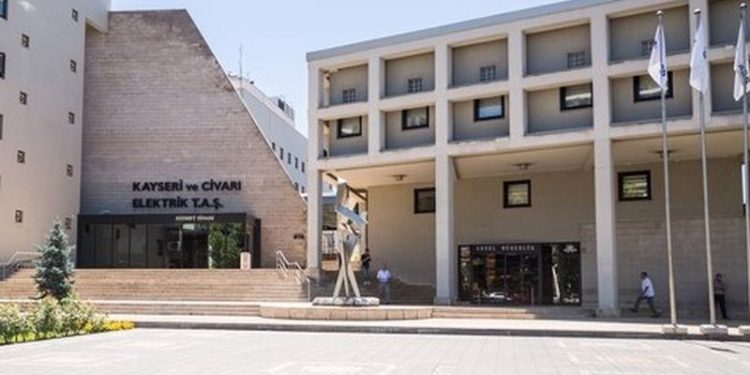 Yurttaşın elektriğini kesen AKP'li belediyenin elektrik şirketi yöneticilerine 'huzur hakkı' zammı