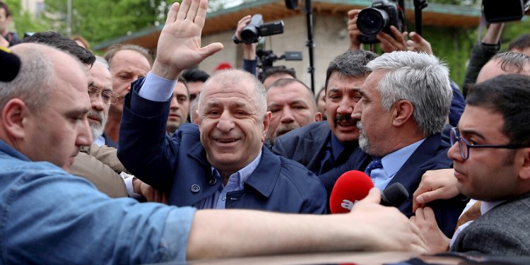 Zafer Partisi Arnavutköy ilçe başkanı gözaltına alındı