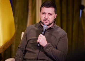 Zelenski'nin poları İngiltere'de 90 bin sterline satıldı