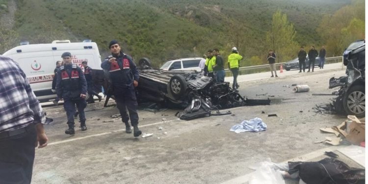 Çankırı’da trafik kazası: 3 kişi hayatını kaybetti, 12 yaralandı