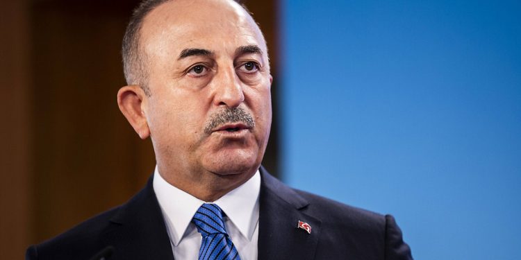 Çavuşoğlu’ndan Osman Kavala yorumu: Hapse giren çok insan var, neden bir kişi bu kadar önemli?