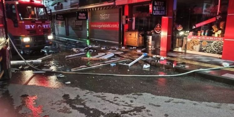 Çorum'da leblebi dükkanında patlama: 5 yaralı