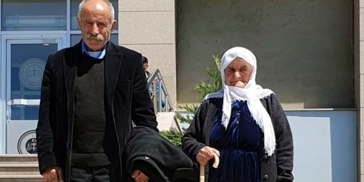 Özer çifti sağlık raporu için hastaneye götürüldü