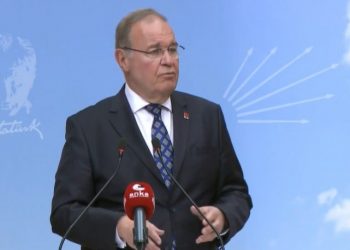 Öztrak'tan Güldür Güldür sansürüne tepki: Saraydakiler yaşattıkları acıların skecine katlanamıyor