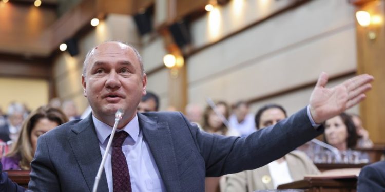 İBB Meclisi CHP Grup Sözcüsü Balyalı: Erdoğan'ın Siirt'te ne işi varsa, İmamoğlu'nun da Karadeniz'de aynı işi vardı