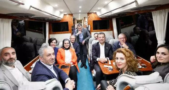 İBB Sözcüsü Murat Ongun, o fotoğrafı böyle savunmuş: Yorumları önemsemiyoruz