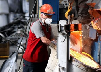 İSO: İmalat sektörü art arda ikinci ay ivme kaybetti